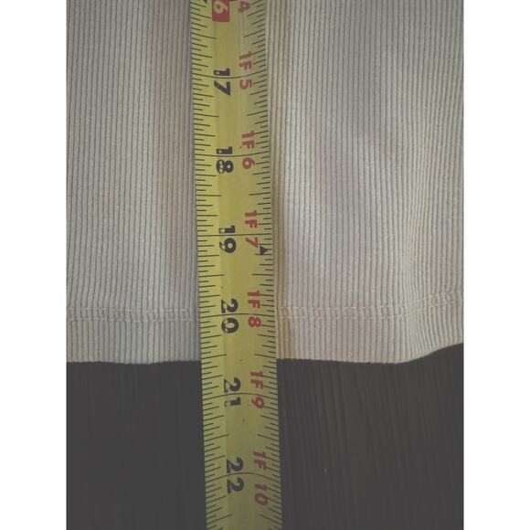 Old Navy Women's Wish Bone/ Cream Snug Crop Tank Top Casual Chic Athleisure LG - Picture 10 of 11